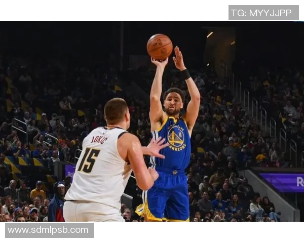 快船与勇士激战正酣库里精彩瞬间图片回顾