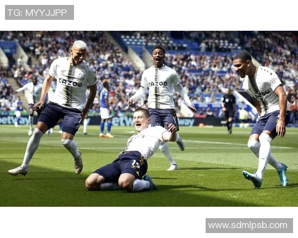 莱斯特城与马德里竞技首回合激战回顾与精彩瞬间分析