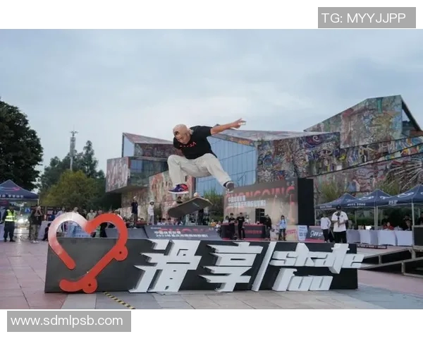 重庆滑板队在攀岩联赛中以91分稳居积分榜首位 重庆滑板队在攀岩联赛中以91分稳居积分榜首位