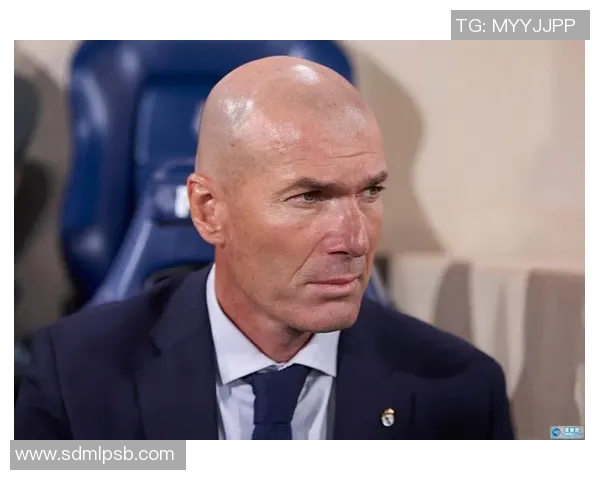 重庆飞盘队意识争议引发热议球员表现与战术选择成焦点讨论