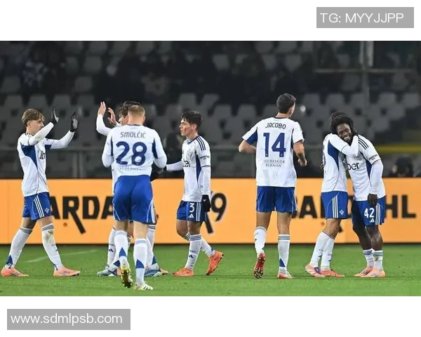 东京绿队与横滨FC的激烈对决谁能在这场比赛中笑到最后