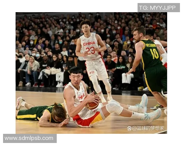 中国男篮对决波兰队篮世杯精彩瞬间回顾与赛后分析